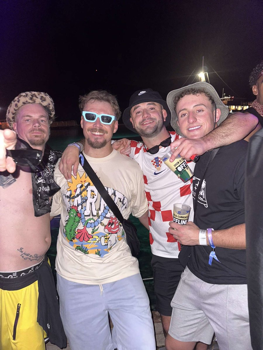 😂😂😂😂 before I slipped down a wishing well. Dimensions is bonkers