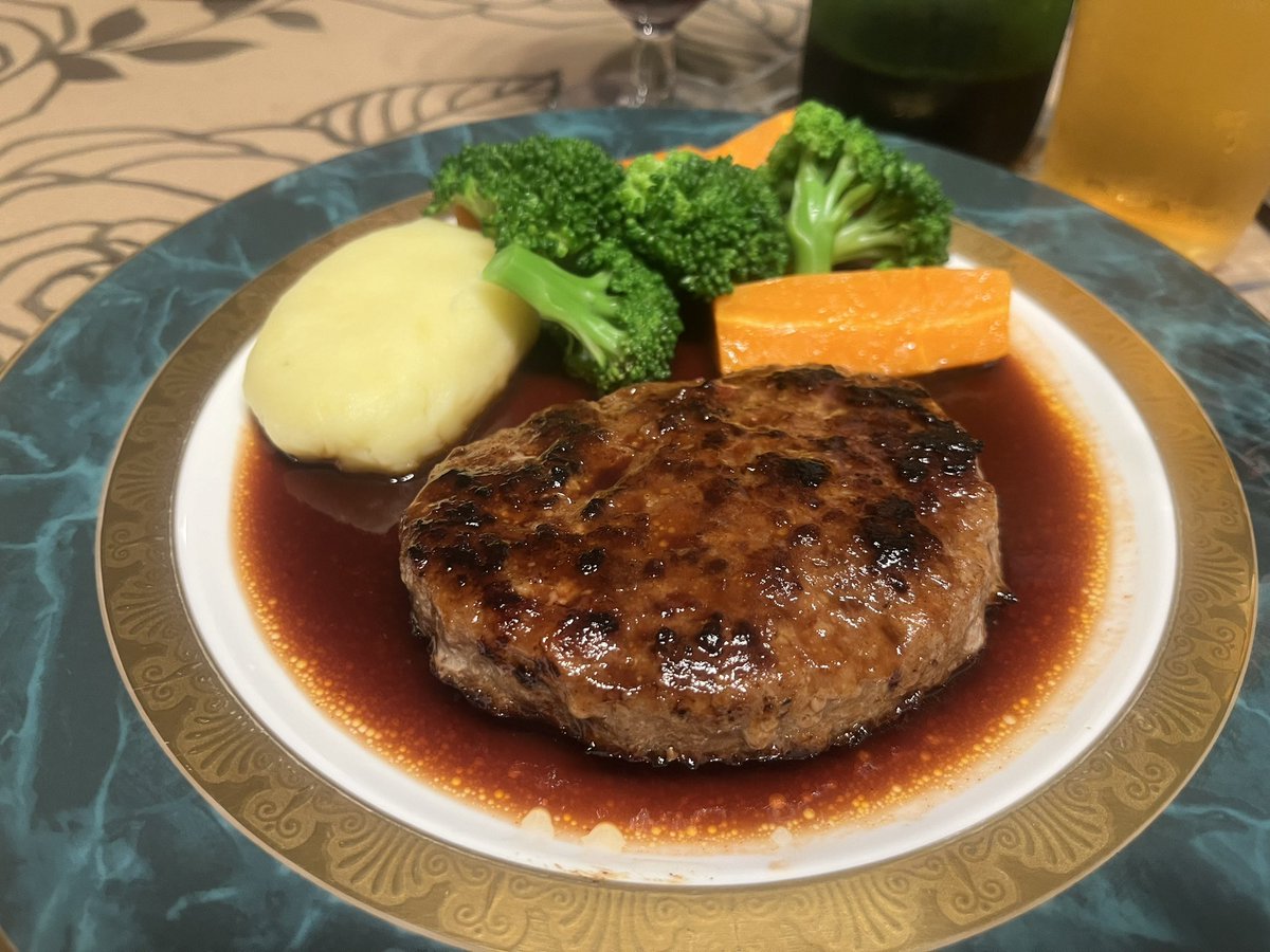 yuzoo07's tweet photo. ハンバーグ✨✨✨ https://t.co/wBwN2ystEx