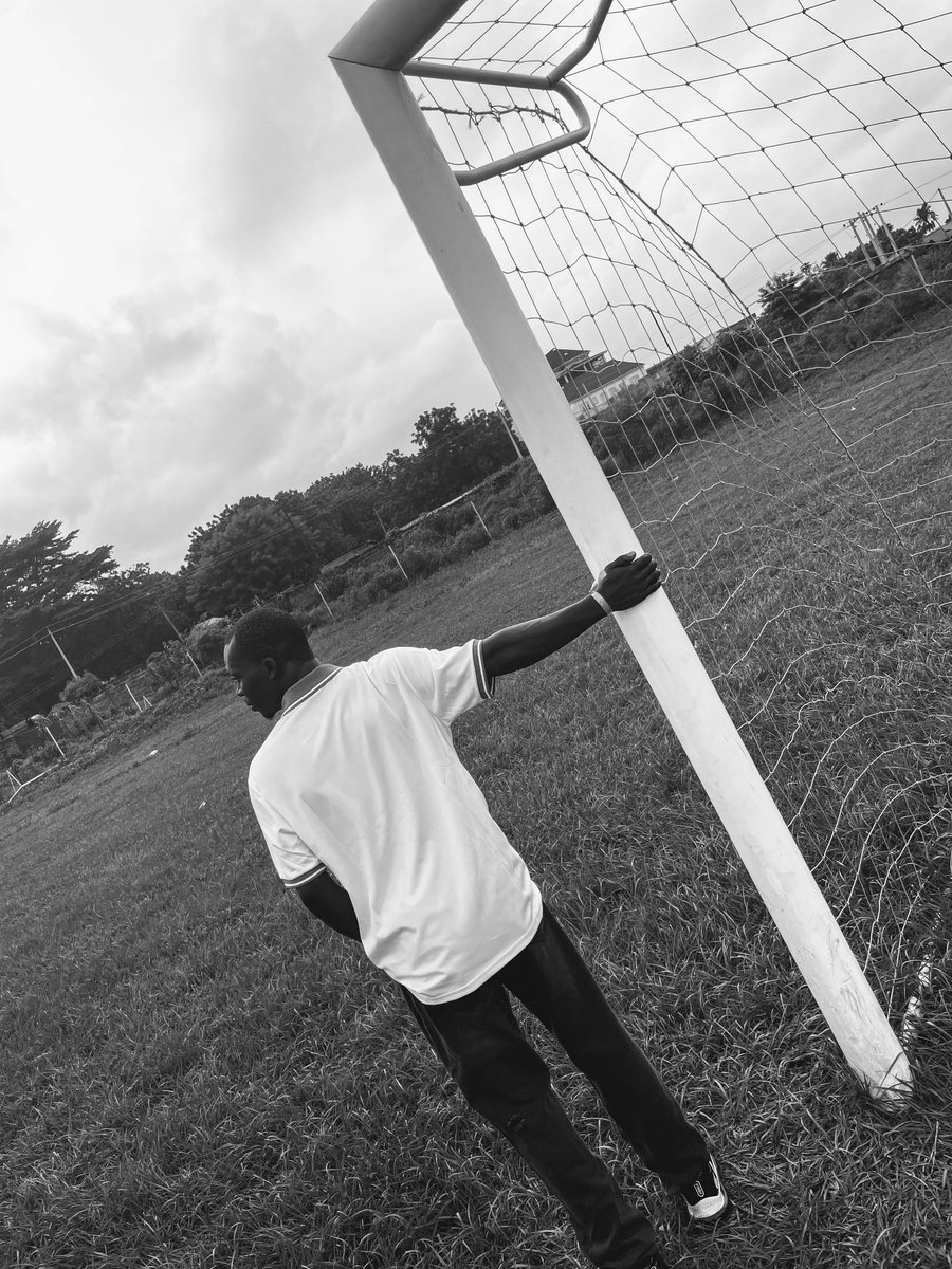 theonly_Okiki's tweet image. Wearing my heart on my sleeve...and my team's logo @NUFC on my chest! 
Jersey Day ✅
#JerseyDay