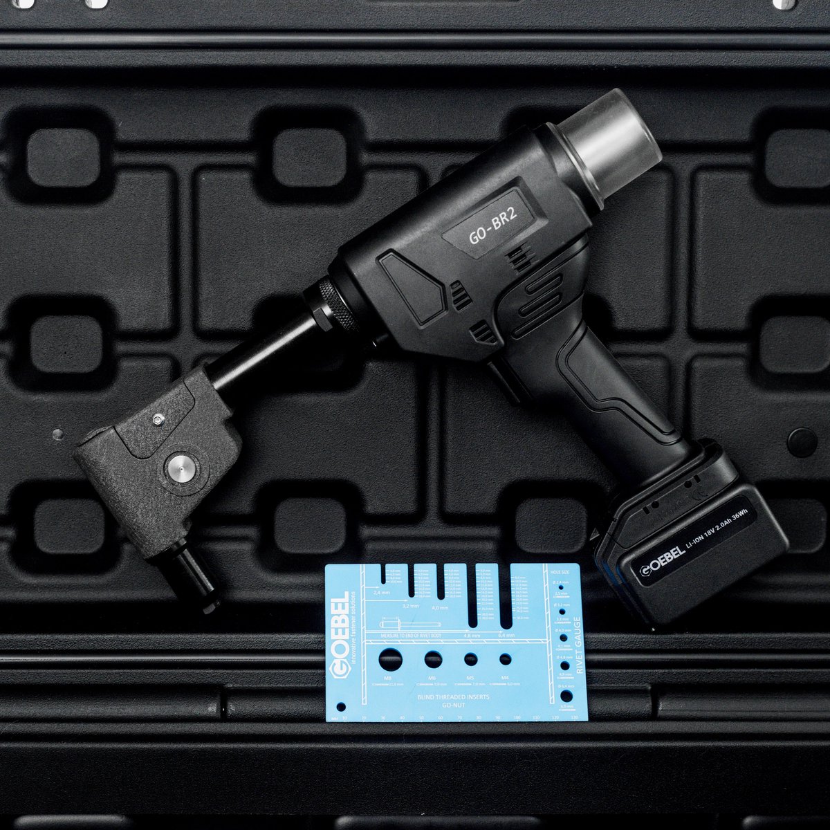 The GOEBEL Angle Head 90° for the GO-BR2 is suitable for a use in tight, small and limited space for #riveting from 3,2 - 6,4 mm. Because of flexibility the Angle Head is positionable for 360° and easy to work in difficult access applications such as transport boxes for example.