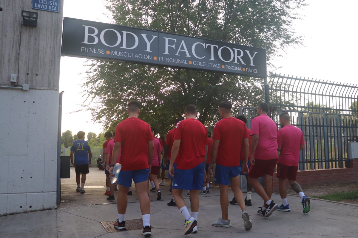 Mostoles_cf's tweet image. 🚴‍♀️🏋🏽

¡GRACIAS @BodyFactory_ES Móstoles 💪🏼🙌🏼 por esta sesión diferente de entrenamiento! 

¡No se libró nadie! 🤩 Los jugadores y cuerpo técnico del primer equipo han disfrutado de las instalaciones del centro y de sus actividades deportivas.

#VamosMostoles #UneteAlaIlusion