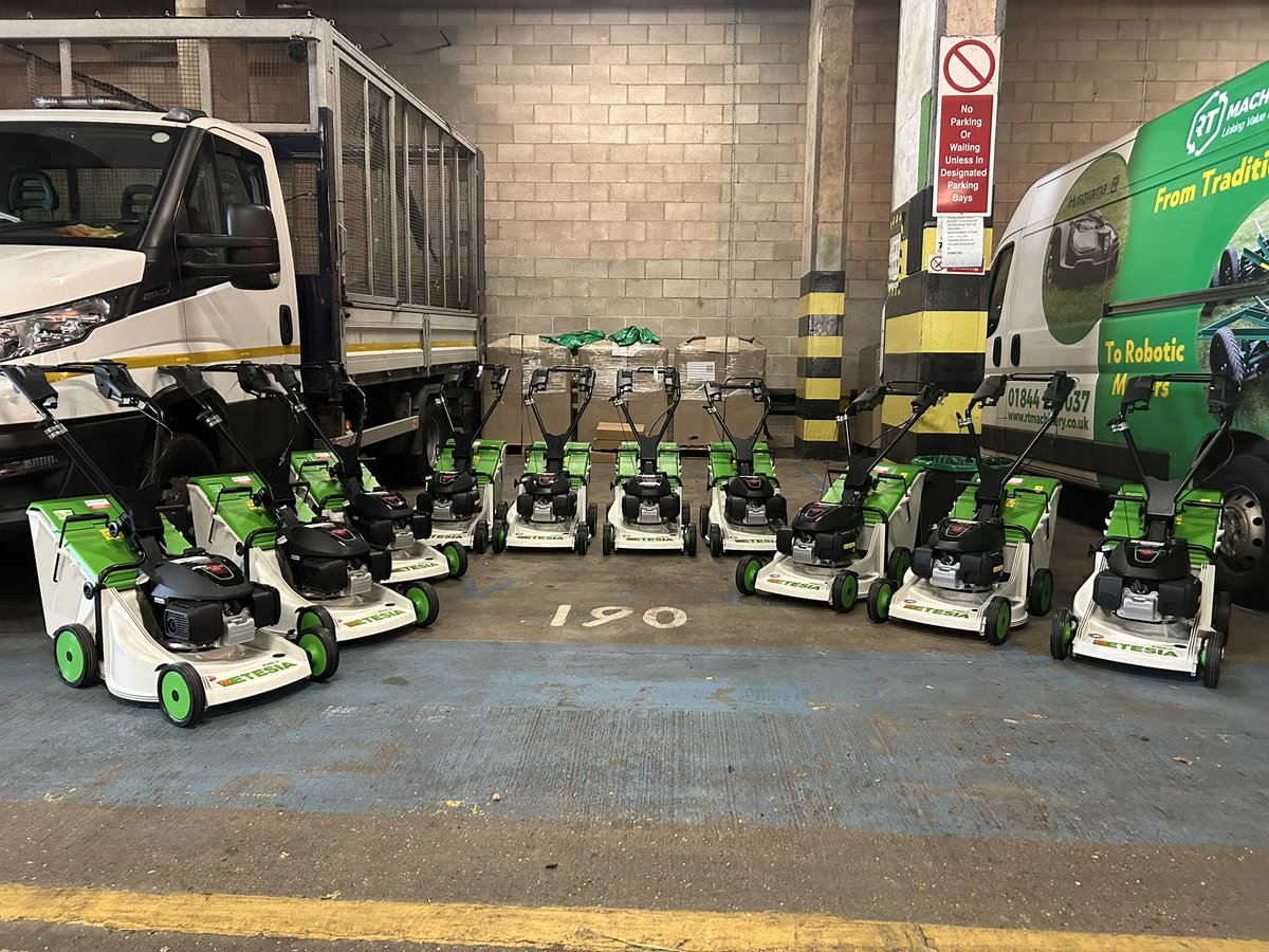 A large delivery of 10 x Etesia PHE3 push mowers to a London based local authority! This ever reliable model has been in the Etesia range for years and continues to be one of the most reliable, best selling pedestrian mowers that we offer! <a href="/EtesiaUK/">Etesia UK</a> <a href="/Etesia_UK/">Etesia UK</a> <a href="/EtesiaMowerman/">Ian Collington</a>