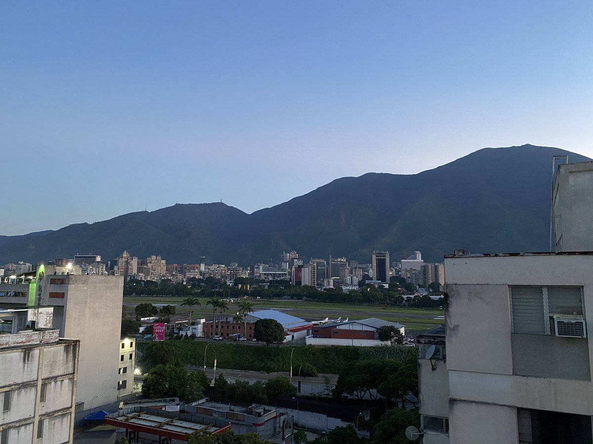 instaBqto tweet media