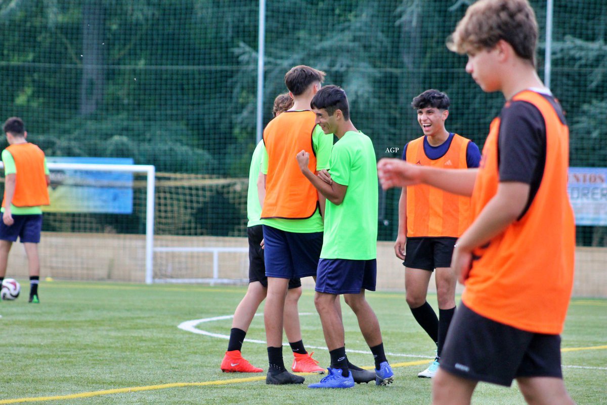 ¡Teníamos ganas de volver a veros!

#pretemporada #CDEjido #Juvenil #leonesp #ffcyl #entrenamiento 

📷 <a href="/andreagperez99/">AGP✌🏼</a>