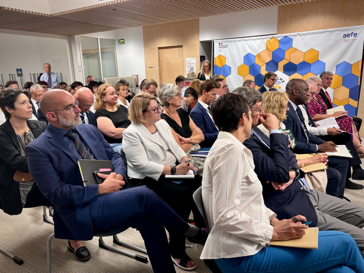 aefeinfo's tweet photo. À la veille de la rentrée scolaire, le séminaire annuel des conseillères ou conseillers de coopération et d’action culturelle (COCAC) adjoints et des coordonnateurs délégués de la direction générale de l’AEFE (CDAEFE) se tenait les 29 et 30 août à Paris, au siège de l'AEFE. https://t.co/QINKRnjcFT