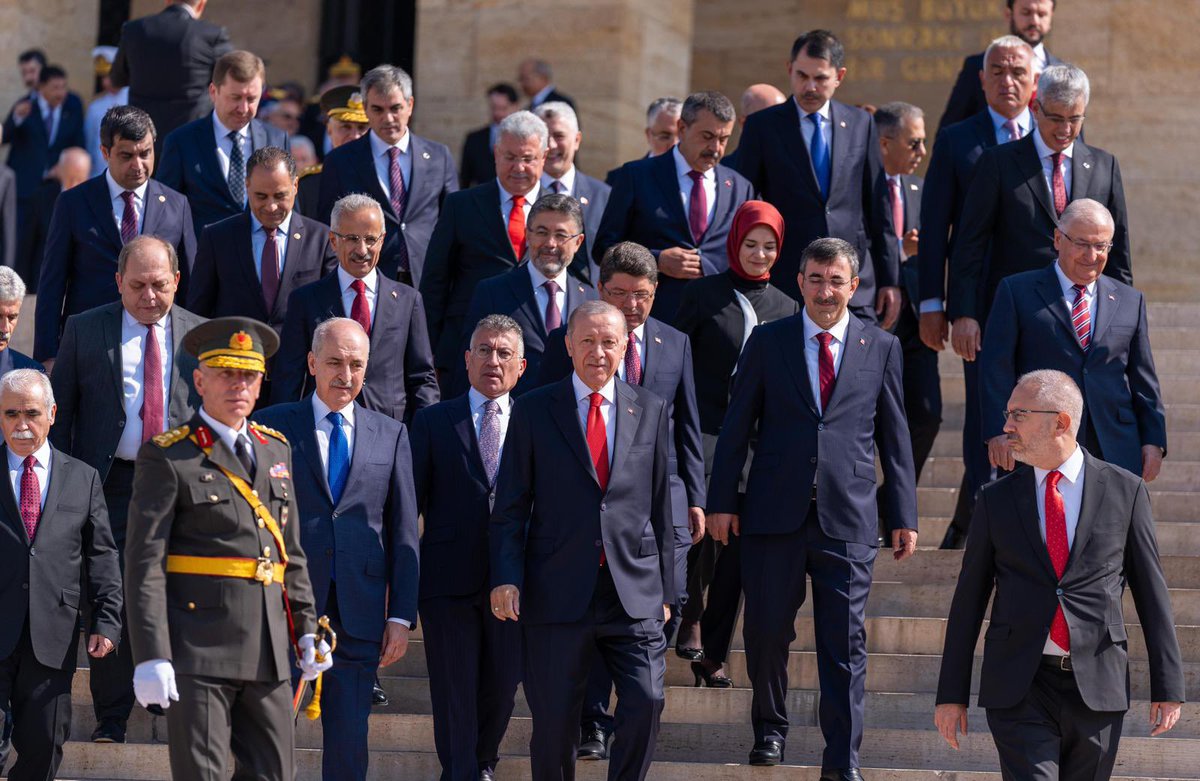 Yusuf__Tekin's tweet photo. 30 Ağustos Zafer Bayramı dolayısıyla Cumhurbaşkanımız Sayın Recep Tayyip Erdoğan'ın riyasetinde Anıtkabir’i ziyaret ettik, ardından Cumhurbaşkanlığı Külliyesindeki Tebrik Kabul Programı’na katıldık.

Gazi Mustafa Kemal Atatürk ve istiklal mücadelemizin tüm kahramanlarını rahmet, minnet ve saygıyla anıyorum.

#30AğustosZaferBayramı🇹🇷