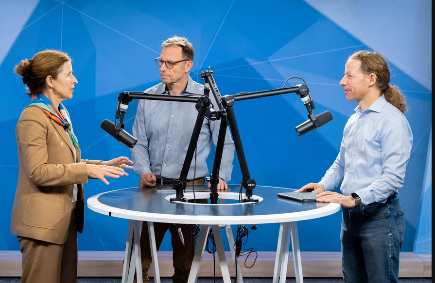 TheLOOPZurich's tweet image. umzhdaten.podigee.io/5-new-episode
Check out the newest UMZH podcast. Its guest is @gxr who points out the importance of Bioinformatics and the BMIP in improving medicine.