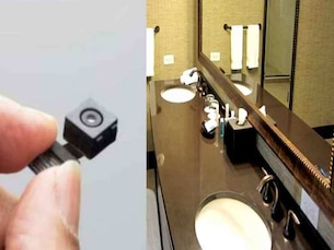 DivyanshuYdv's tweet image. बहुत ही शर्मनाक घटना या कृत्य कुछ भी बोल दो !
#HiddenCamera
आंध्र प्रदेश के एक गर्ल्स होस्टल के वॉशरूम में विजय कुमार ने खुफिया कैमरे लगाए। आरोपी के लैपटॉप से 300 से अधिक वीडियो बरामद हुए हैं। छात्राओं का लगातार विरोध प्रदर्शन जारी है। 
आखिर हमारे देश में ये क्या हो रहा है? हमारा…