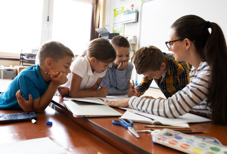 Très bonne pré-rentrée à tous les enseignants et CPE avec une pensée particulière pour nos étudiants et fonctionnaires stagiaires qui découvrent leur école ou leur établissement aux côtés de leurs tuteurs ! 🙏🏻 pour votre engagement quotidien au service de la réussite des élèves.
