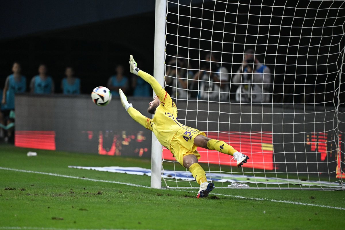 D_DeGea's tweet photo. Qualification - achieved 👊🟣 https://t.co/4AjEX83vhg