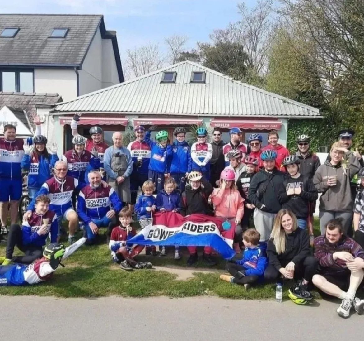 Tomorrow we’ll be retuning to one of our favourite cafes - Ripples Cafe, West Cross! 

Meet: 9:30am, Gowerton Park &amp; Ride Start: 10am
Return to Gowerton: by 1pm

So, join us for our always popular #RideToRipples, sunshine is booked! 

See you then! 

🚴 ☕️ 🍰 🍦 

#TeamGR🇳🇱