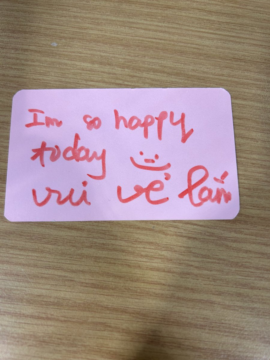 Kooth_HollyA's tweet photo. Having the best day at @positiveyouthUK event at Hillfields Young People Centre #Coventry ! 

I have a #Kooth stall here and we have a great little positive affirmation activity on the go 🧡 https://t.co/6Z543d1x9l