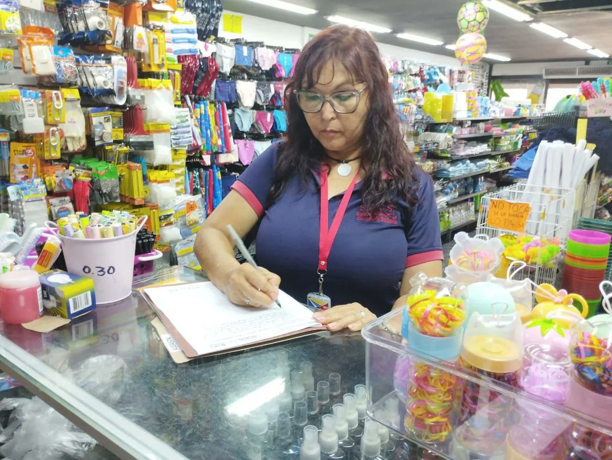 Continuando con el cumplimiento del operativo nacional de Vigilancia y Control, el equipo del SACS Zulia realiza inspecciones a las funerarias y a los establecimientos que vendan productos cosméticos.