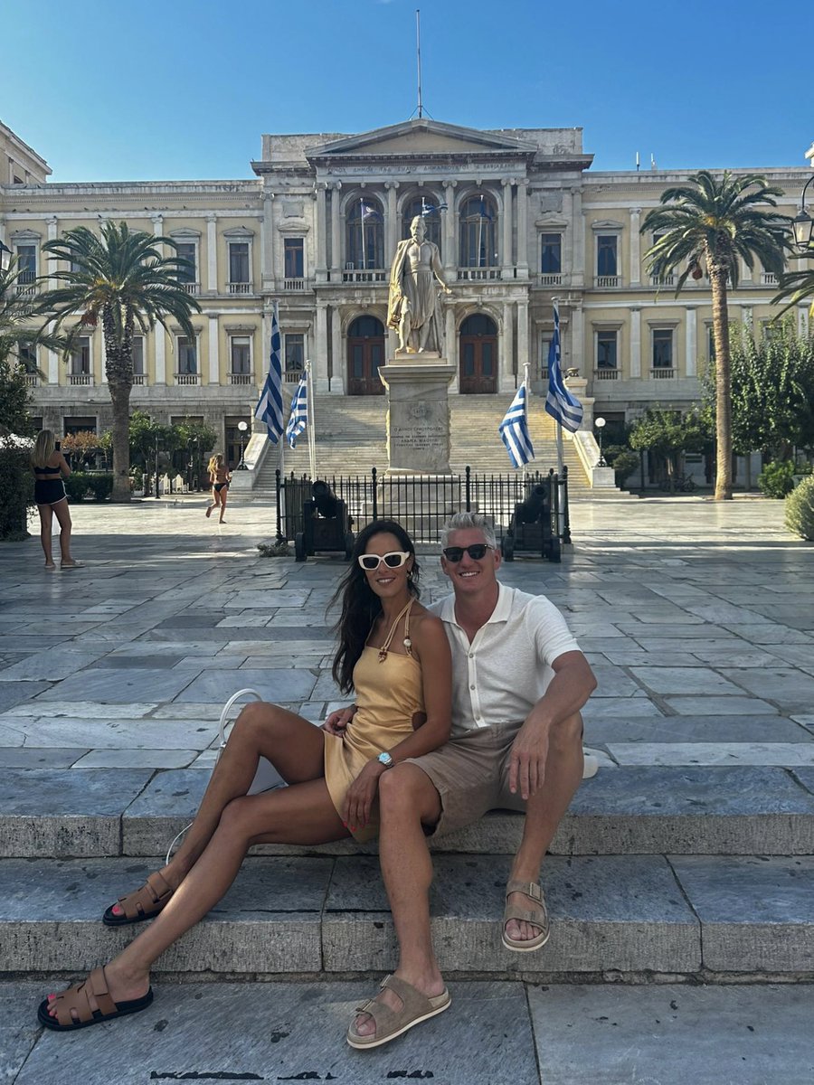 BSchweinsteiger's tweet photo. Kaliméra 🇬🇷 @anaivanovic https://t.co/lpKy5iXKvN