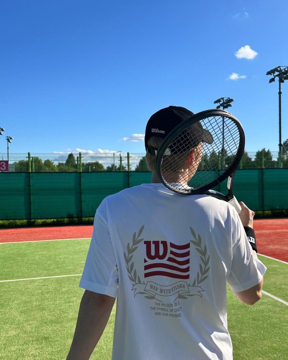 EXO_Brasil's tweet image. [OFICIAL|📱] 30.08.24 - @weareoneEXO 

#XIUMIN no Instagram 

“#RF01🎾 #Wilson #Wilson @rogerfederer @wilsonkorea” 

🔗 instagram.com/p/C_SaESkzUYh/

#EXO #엑소 

~Loey