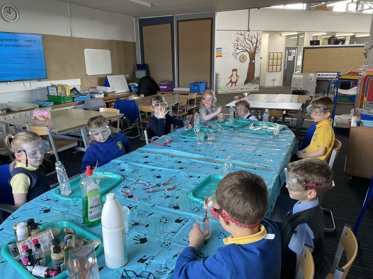 sandaigprimary's tweet photo. P2 had an exciting time this morning taking part in the elephantβs toothpaste experiment!!! Engaging in learning about changing substances from one form to another! π§ͺ @NASASTEM
@STEMLearninguk
@RAISEScotland
@EdScotSciences
@NASAEarth
@STEMLearningUK
#STEMGlasgow
@STEMglasgow https://t.co/YMIhCsBAwU