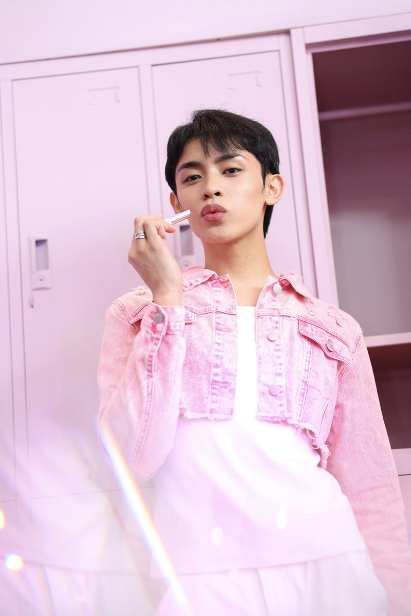 bonggonzales_'s tweet image. 📸: Mark Alvarez 
💄: @MACcosmetics GlowPlay in Serve 

#MACxBINI #MACCosmeticsPH #MACGlowPlay 🌸💖