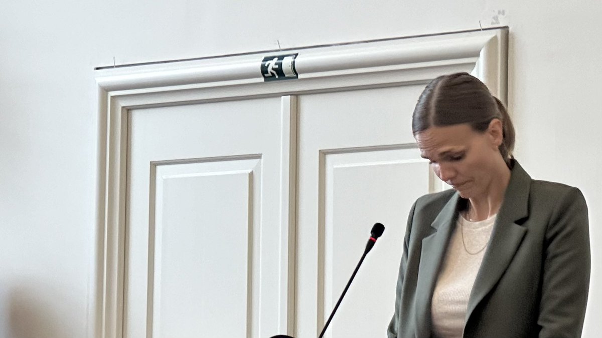 I går udnævnte Danmark <a href="/CarolineStage/">Caroline Stage</a> Olsen til posten som digitaliseringsminister.  Vi ønsker hende stort tillykke!  

På sin første dag i embedet, som hendes første officielle optræden, åbnede hun Forum on AI Readiness her i Folketinget i København. 

<a href="/CBScph/">Copenhagen Business School</a> @hpmollgaard