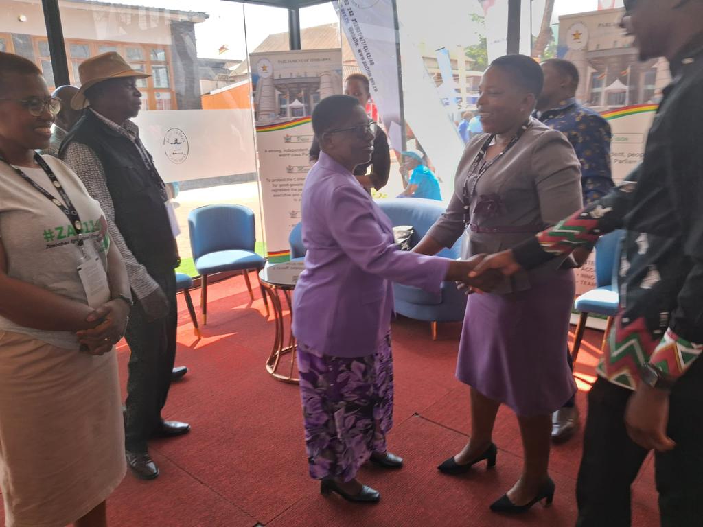 ParliamentZim's tweet photo. #Zas114
#10thParliament
We were deeply honored to welcome the Minister of Veterans of the Liberation Struggle Affairs, Senator Monica Mavhunga, to our pavilion today. She was accompanied by her esteemed delegation, including her deputy, Senator Headman Moyo, the Ministry's Permanent Secretary, Mr. A.T. Chikondo, and Chief Director, Retired Major General Dziwema.
During their visit, the dignitaries had the opportunity to engage with our friendly and knowledgeable staff, who took them on a comprehensive tour of the pavilion.
