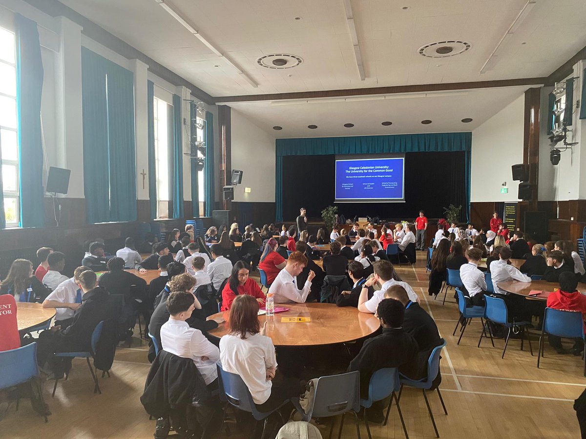 LourdesSec's tweet image. Glasgow Caledonian came in to school on Wednesday to talk to S6 pupils about university life. #futuredestinations #nextsteps #thinkingforward