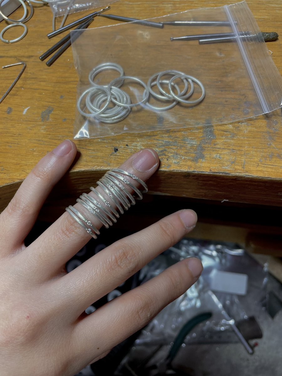 [RT+팔로우🌹] 이벤트성으로 판매되었던 “다이아 실반지”는 9월 8일 주문을 마지막으로 판매 종료됩니다! 해당 게시글을 RT+팔로우해 주신 한 분께 다이아 실반지(A등급) 하나를 만들어 드릴게요!