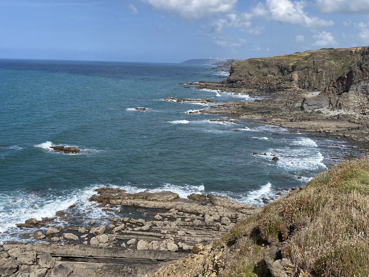 Some of my work takes me to amazing places and to meet fantastic  farmers ,  stopping for lunch with mesmerising  views #cornwall #coast