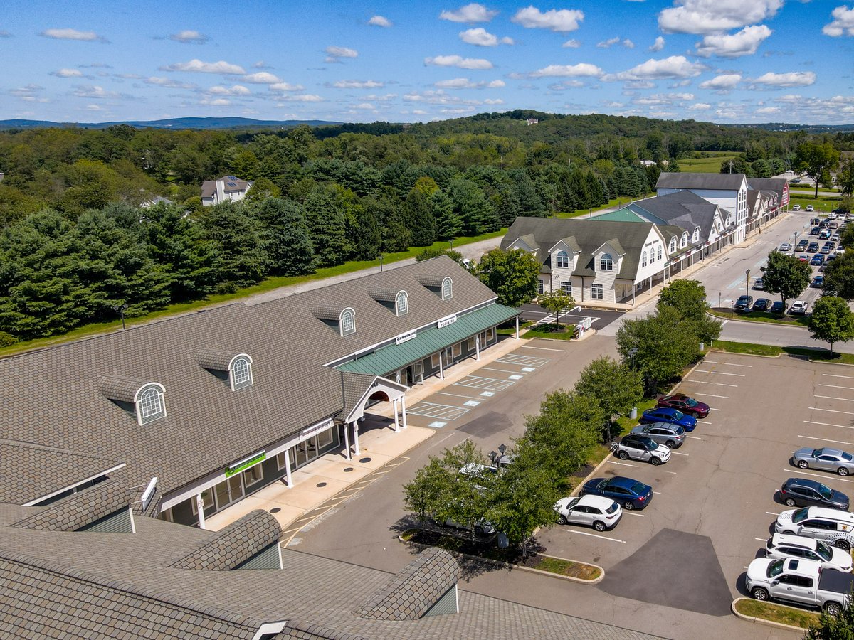 cr_properties's tweet image. Summerlin Plaza; NYS Rt 376, Crossroads Location - Southern & Central Dutchess County
.
.
#hudsonvalleynewyork #poughtential #CRProperties #newlisting #newyork #realestatenyc #riverside #officeforlease #hudsonvalleyhappenings #newyorkrealestate #officepark #officebuilding