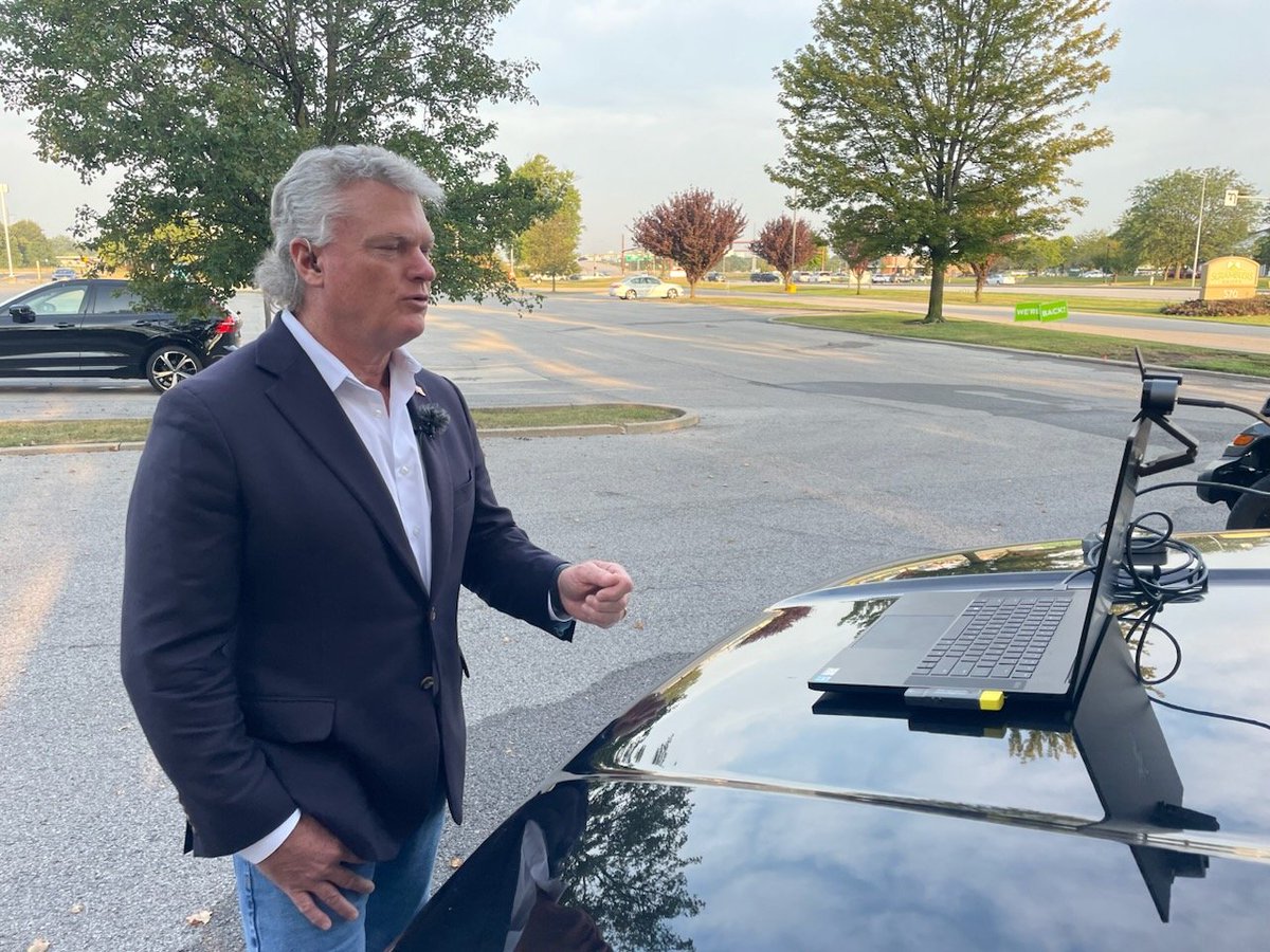 TeamOverhaulDC's tweet image. Boss starting the day with a @NEWSMAX interview from trail in #OH09.