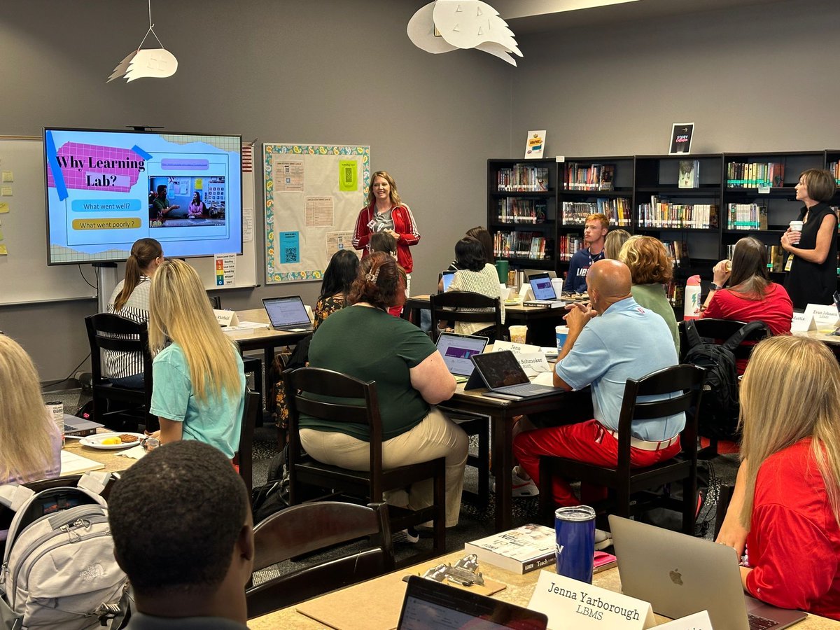 lubbockcooper's tweet image. Professional learning at LCISD isn&apos;t confined to summertime or student holidays, we invest in our teachers all year long! This room of teachers heard from LCP leaders like Director of CTE Sarah Allen about classroom management strategies in the LCP #LearningLab this week! More…