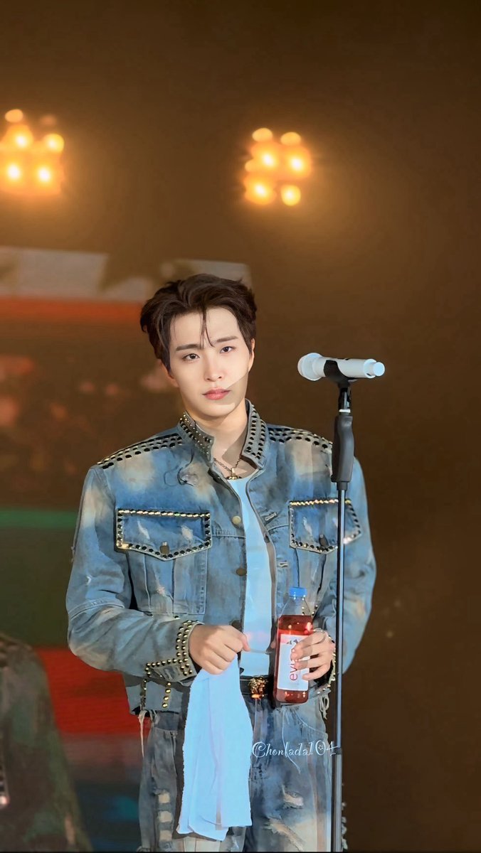 jackson_pimsiri's tweet photo. ยองแจหล่อมากกกกกกกกกกก https://t.co/bHtwbZI3Xt