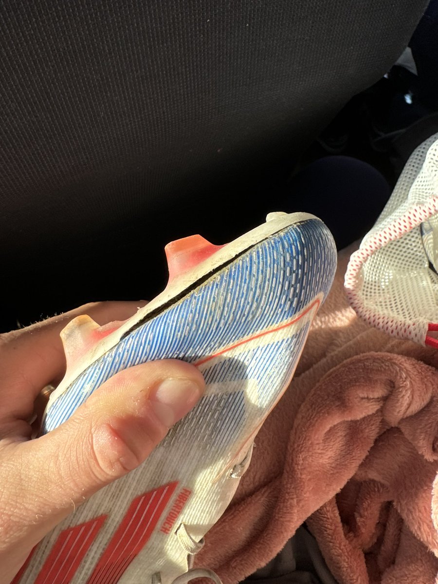 jon7504's tweet photo. Seriously @adidasfootball - my sons 2 month old pair of elite F50 boots and already spitting at the sole / seam - anyone else got this poor quality fault 🤷‍♂️ https://t.co/1w4Jb4KMcs
