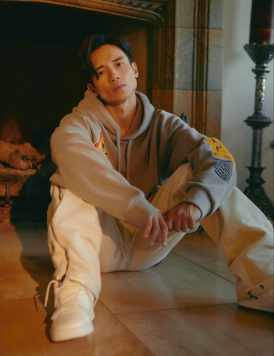 in honor of manny jacinto possible breakdance demonstration, heres a thread of my fave manny jacinto dance clips: