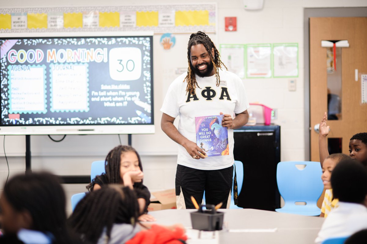 Thank you to all the members of the Louisville Alumni Chapter of the National Pan-Hellenic Council that participated in our Black Greek Read-In today at Perry Elementary School! flic.kr/s/aHBqjBFw5Y