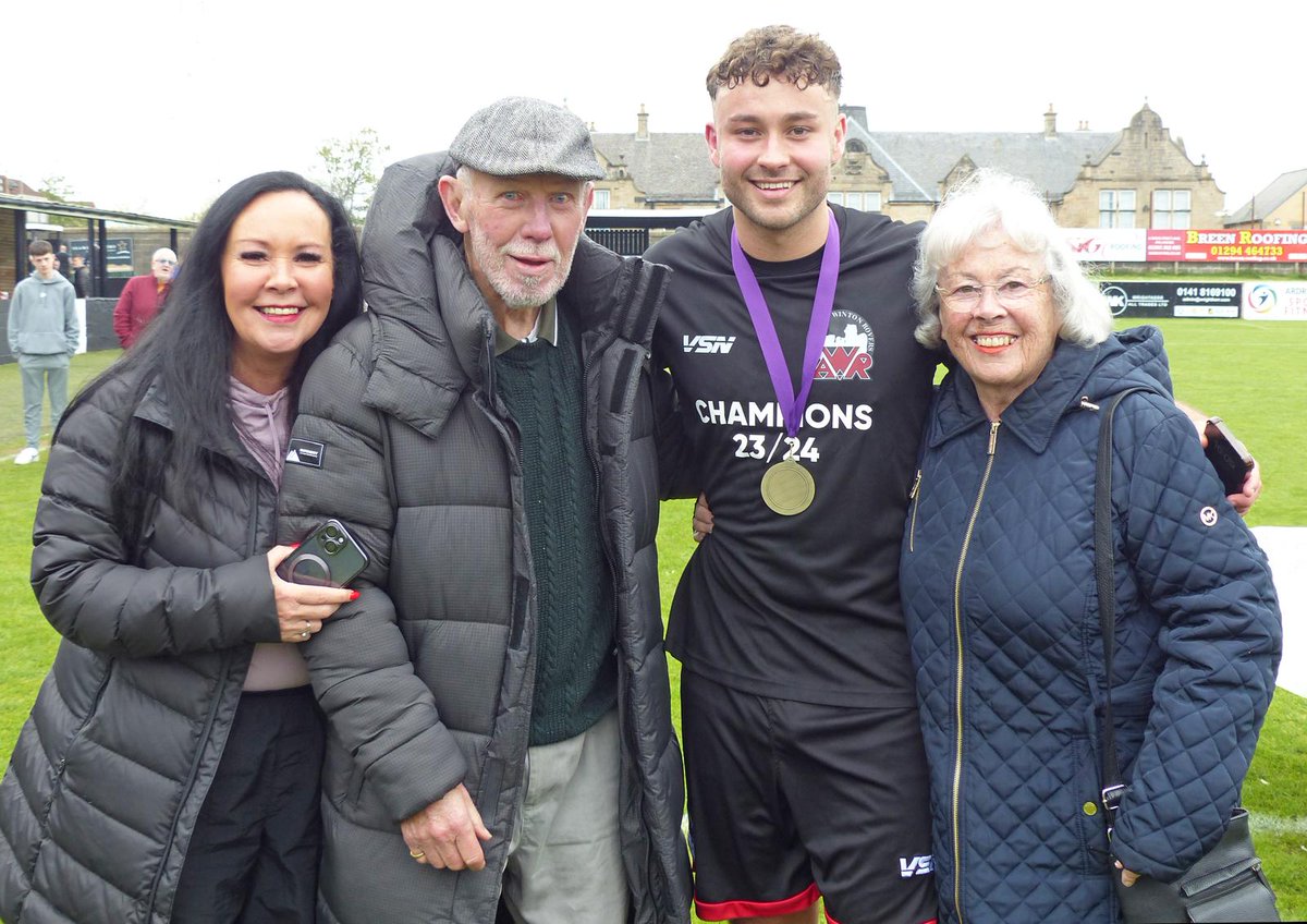Winton_Rovers's tweet image. Happy 81st Birthday to one of the 3 Towns Football legends
@bobbylennox1967 
Papa to current player @SimpsonZack &amp;amp; former player Calvin Smith A regular visitor to @Winton_Rovers &amp;amp; enjoyed the celebration of our @OfficialWoSFL Second Division League Title