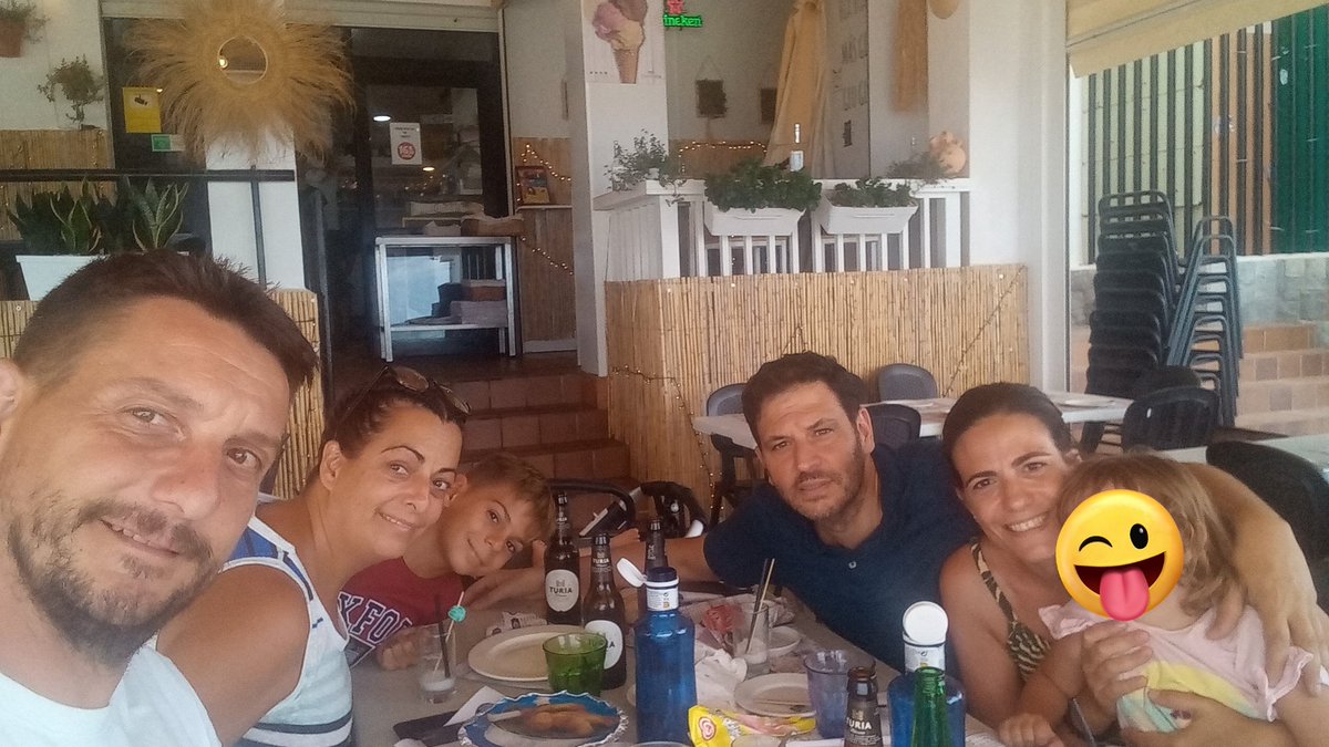 pibizatc's tweet photo. Al  Mario de la platja de Bellreguard amb Dani @sefioliva i @eblanperis !
I la Prole!!!! Tornarem prompte a fer dinarot!!! https://t.co/VJiaFwf11Y