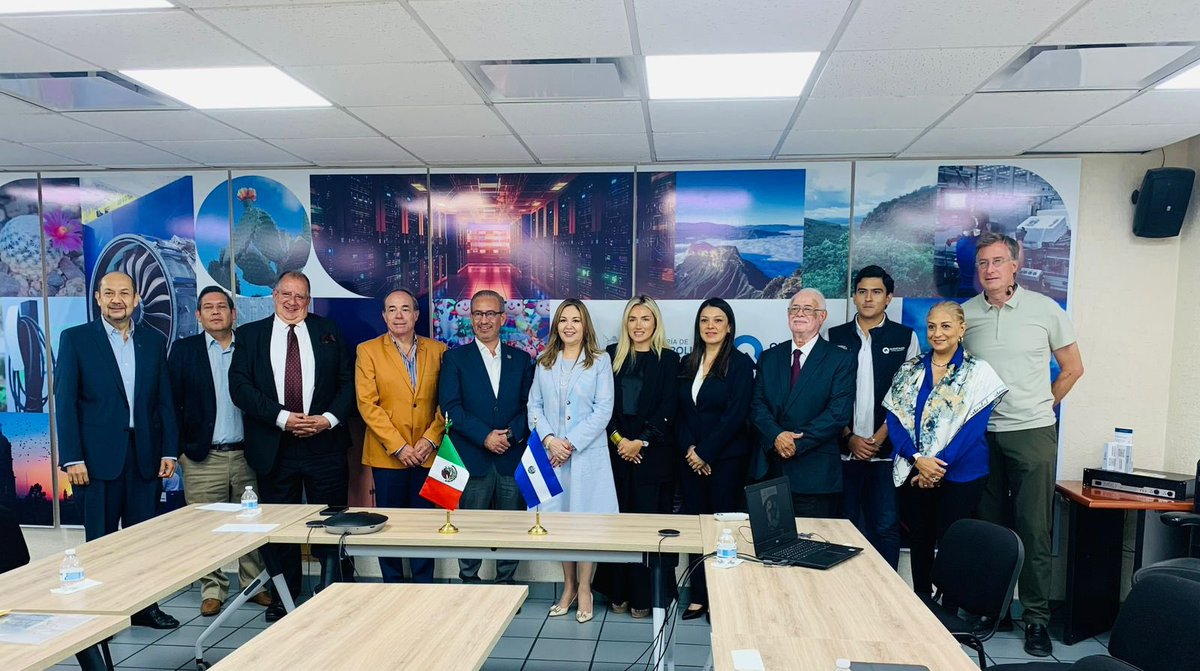 Realizamos la presentación “El Salvador: un país por descubrir”, dirigido a clústeres, cámaras de comercio e industria, y empresas del estado de Querétaro.

Dimos a conocer las oportunidades en el sector aeronáutico, aeroespacial, autopartes, manufactura, plásticos y logístico.