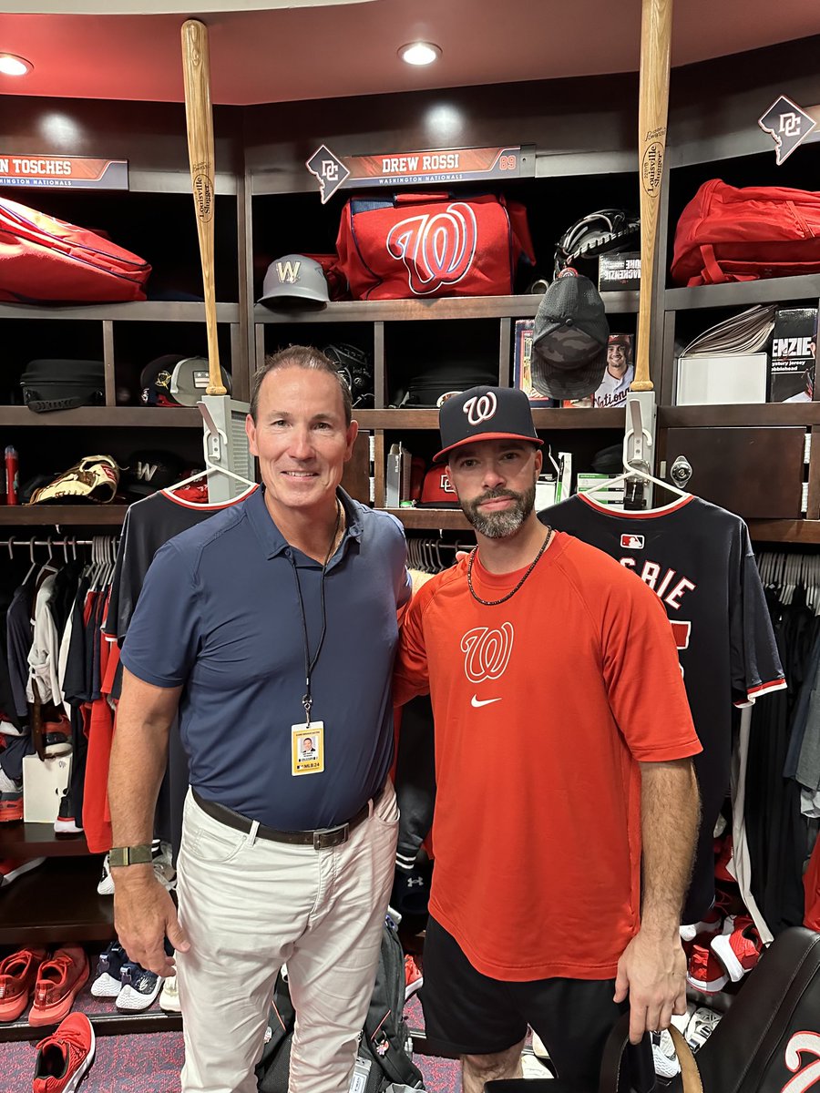 FlashCatch17's tweet photo. Great seeing ⁦@3Up3Down1Time⁩ in DC!  Ultimate baseball guy! https://t.co/KBlrm1NpQb