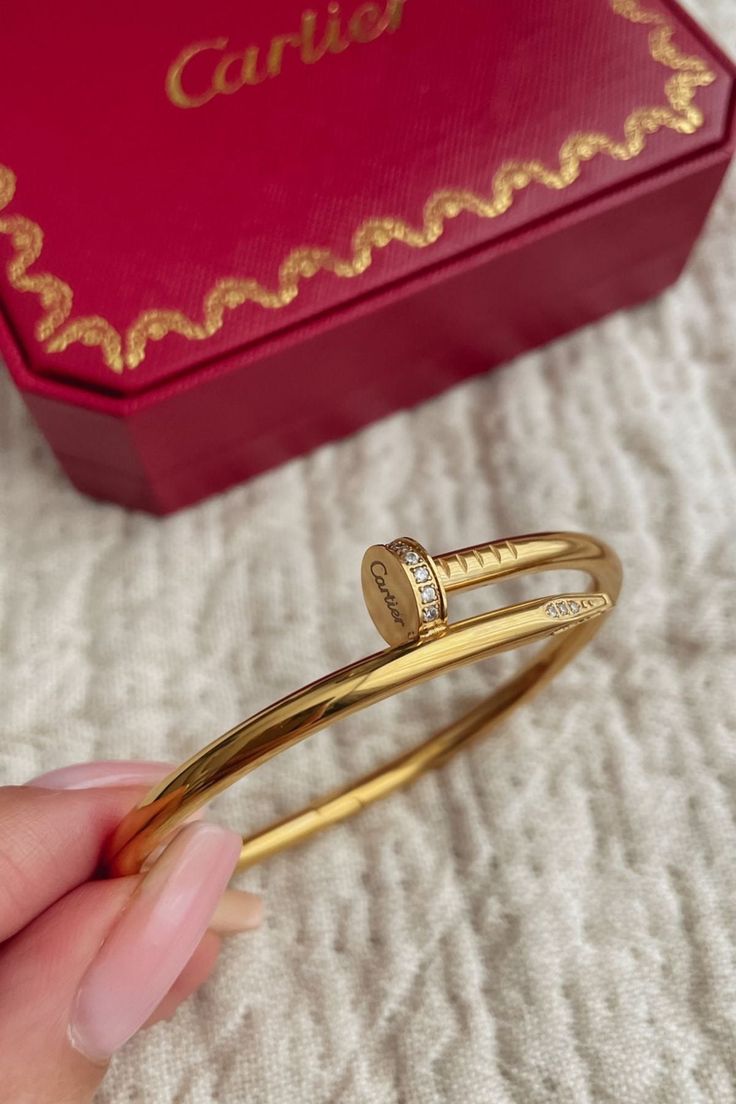 Outfit_Luxy's tweet photo. cartier clou