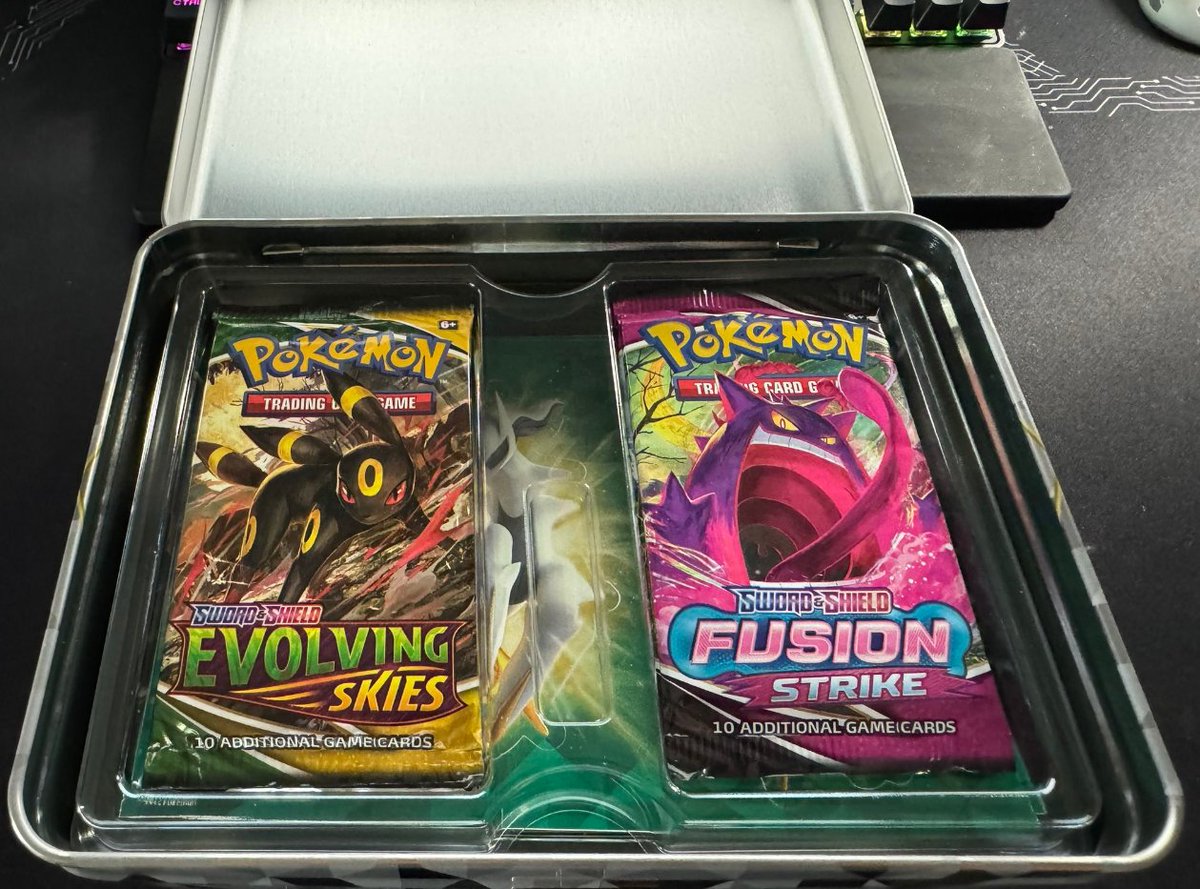 pokemon trading card game spring 2022 collector chest Pokemon 2022 Spring Collector Chest (small tear in seal) – NJ CARDS UK main image 0