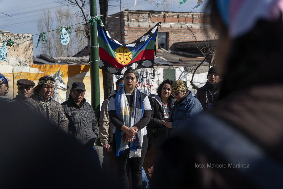 MartinezMarxelo's tweet photo. Saqueo ambiental, megamineria sin concenso social. Audiencia pública no vinculante en #Jacobacci. Rio Negro. El gobernandor @Weretilneck dice garantizar la participacion, mientras llena la ciudad de fuerzas de seguridad. https://t.co/Cw80vO6LIx