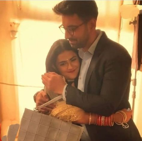 ShaziaB35788630's tweet photo. DeVir ❤️💞 ♥️

#ShauryaAurAnokhiKiKahani #KaranvirSharma #DebattamaSaha #ShaKhi #DeVir #DeVirVibesOnly https://t.co/GRYrzaSaCf