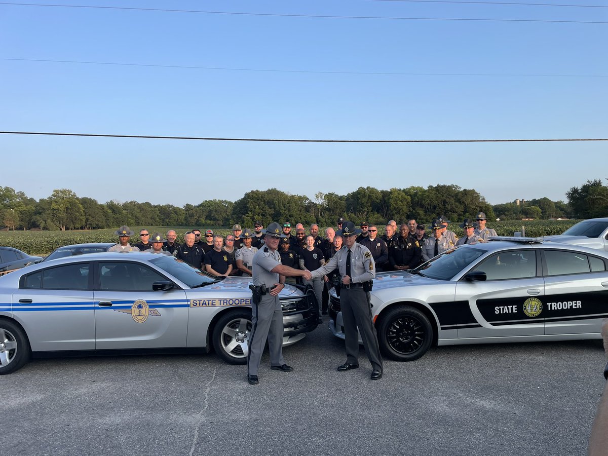 SCHP_Troop5's tweet photo. Multi- Agencies! One Purpose! One Goal! The Mission remains the same! We are committed to educating the motoring public and saving lives on our roadways! #SCHP #NCHP #GSP #targetzero https://t.co/dM9Y7MHxim