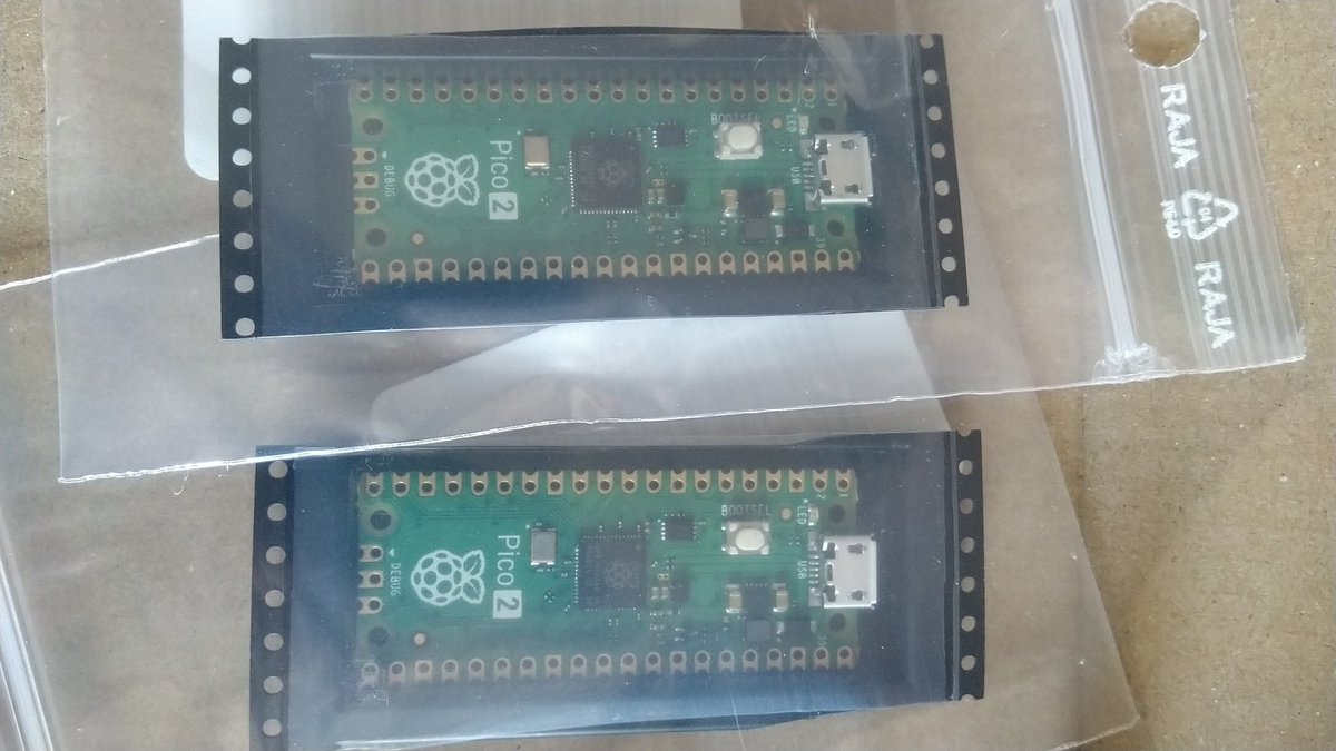 CodeAsm_'s tweet image. Welp, time for new ideas. Gonna play with these this weekend. #pico2 #RP2350A