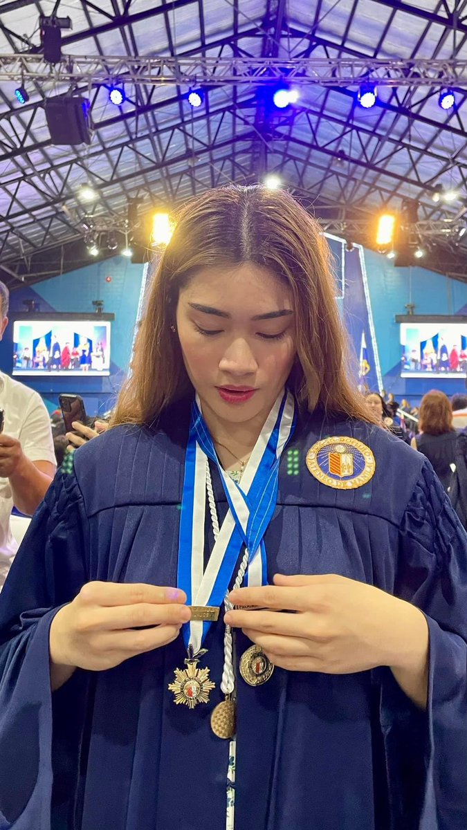 JanMariniAlano's tweet photo. Our future lawyer. https://t.co/p4rIqkYoeu