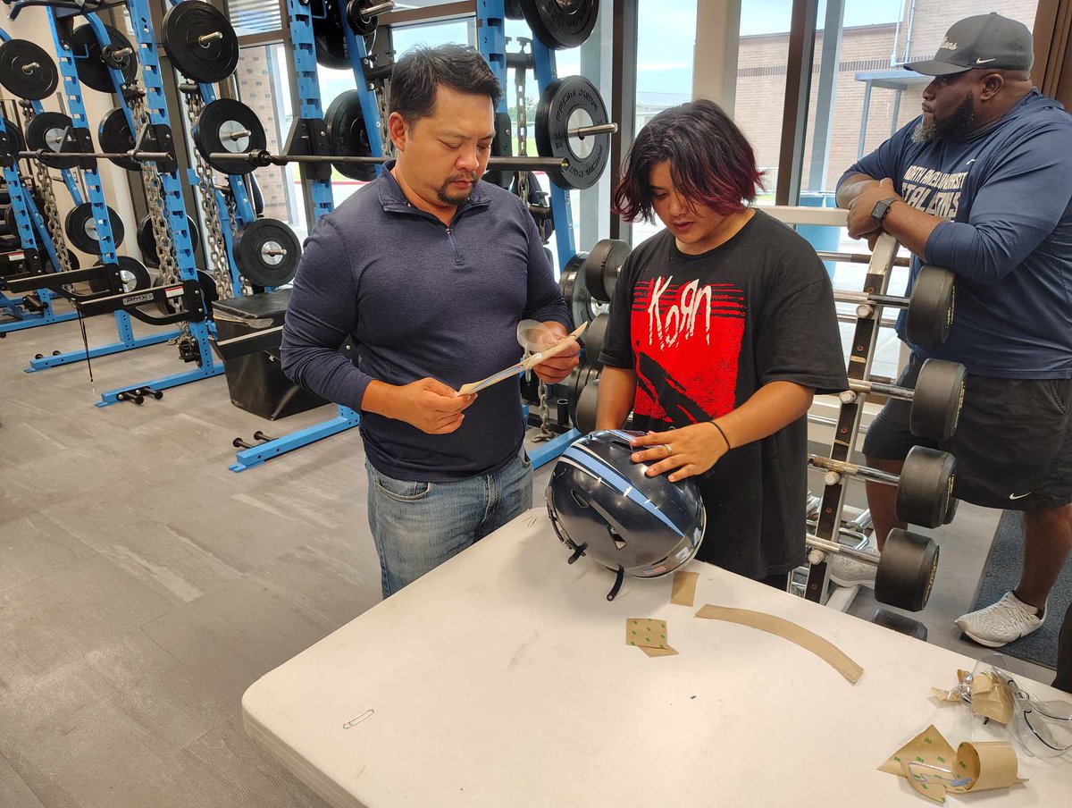 Our 3rd annual Decals with Dads was a hit. New facility and huge crowd. That means that TONIGHT is our first game night! Thank you to those that came out to support their player for the season!
#LetsRide #RangerPride #HWPO