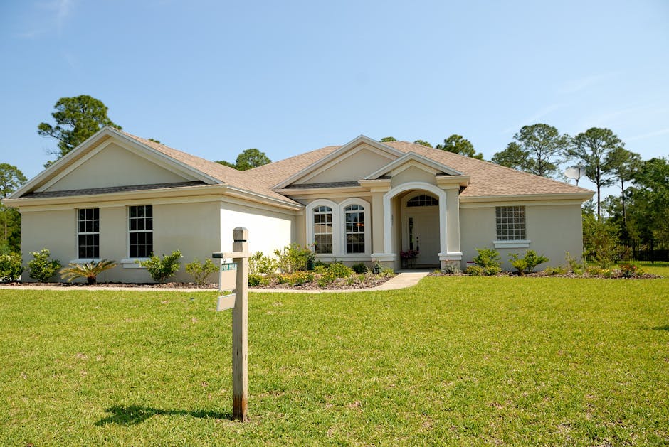 QDRJAX's tweet image. Vinyl windows are a cost-effective and low-maintenance option for your home's exterior. Contact Quality Discount Roofing &amp;amp; Construction for a free estimate on installation services. #VinylWindows #ResidentialWindows
