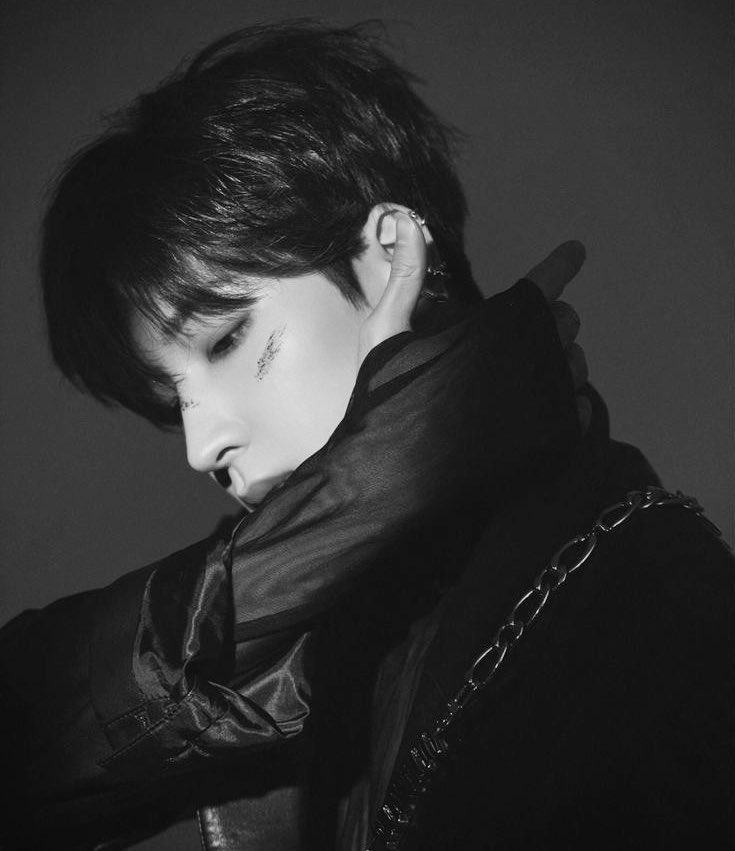 ninemoirai's tweet photo. seventeen local AU
— jeon wonwoo x oc

“Bloodline.”

• ninemoirai https://t.co/mezSzR7Hok