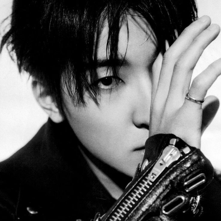 ninemoirai's tweet photo. seventeen local AU
— jeon wonwoo x oc

“Bloodline.”

• ninemoirai https://t.co/mezSzR7Hok