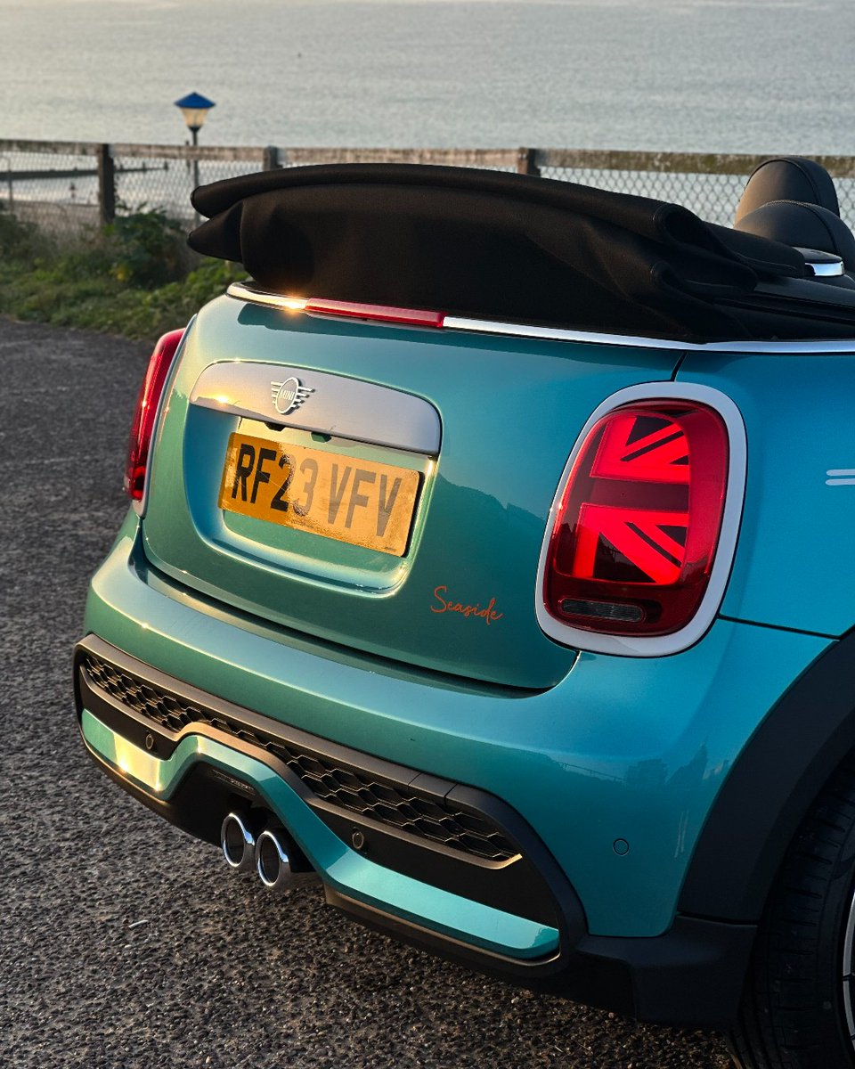 group1autouk's tweet image. Oh! I do like to be beside the seaside!
I do like to be beside the sea! 🎶

There's no better car to head to the #Beach in than this #MINIConvertible Seaside Edition 🌊

Which UK coastal resort is your favourite to visit?

#NationalBeachDay