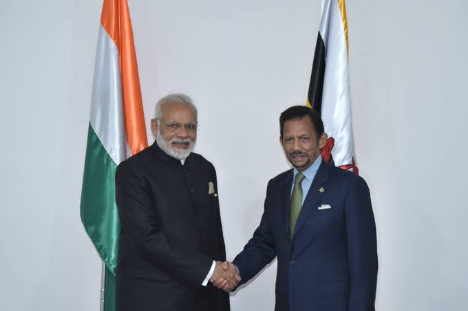 airnewsalerts's tweet photo. PM  @narendramodi to visit Brunei Darussalam on  3rd September at the invitation of Sultan of #Brunei Haji Hassanal Bolkiah. 

This will be the first-ever bilateral visit by an Indian Prime Minister to Brunei. The visit coincides with the 40th anniversary of the establishment of diplomatic ties between India and Brunei.

@PMOIndia | @MEAIndia